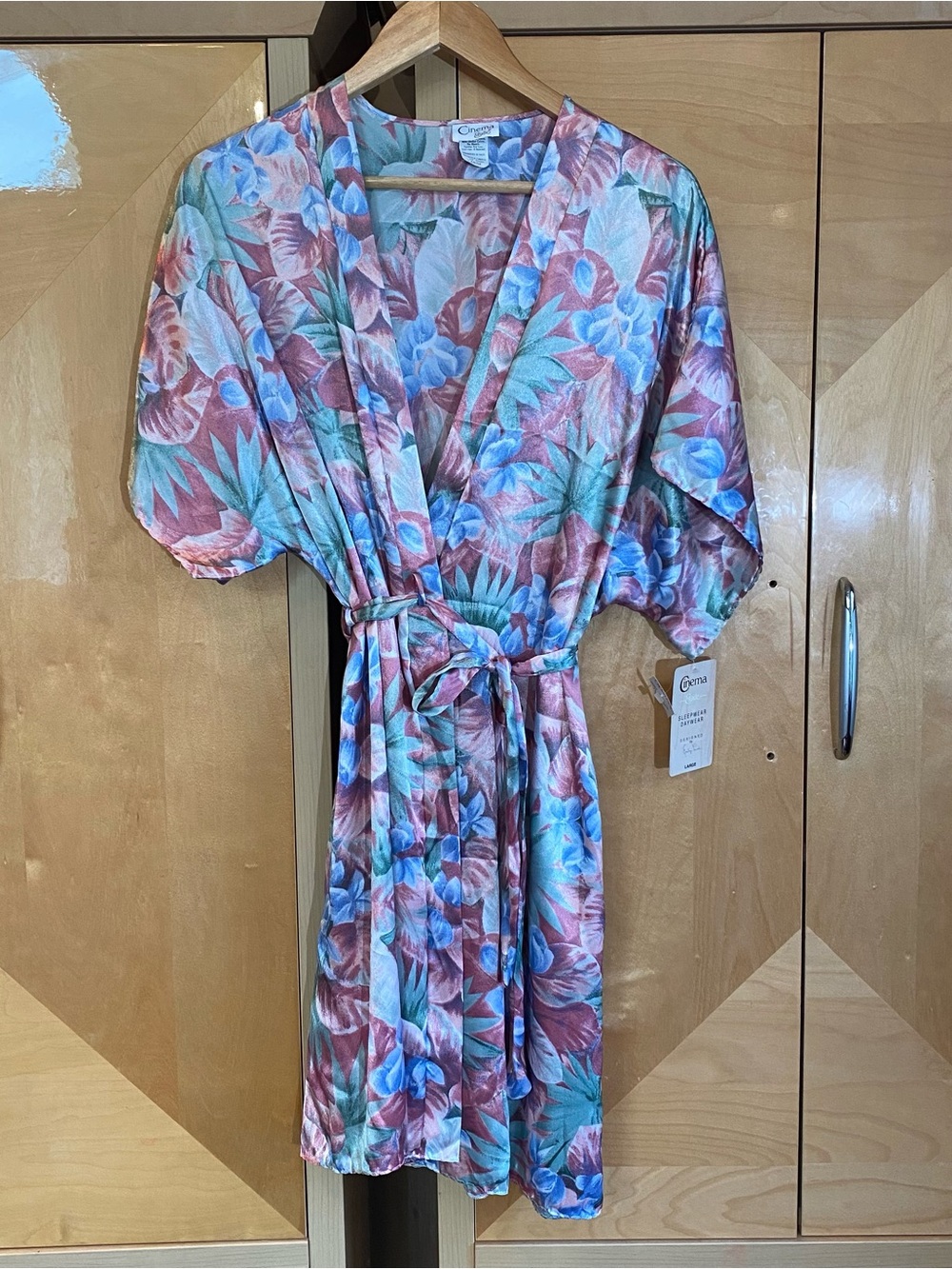 VTG Satin Robe Floral Tropical Print Sz Large Cinema Daywear Sleepwear Airy NWT